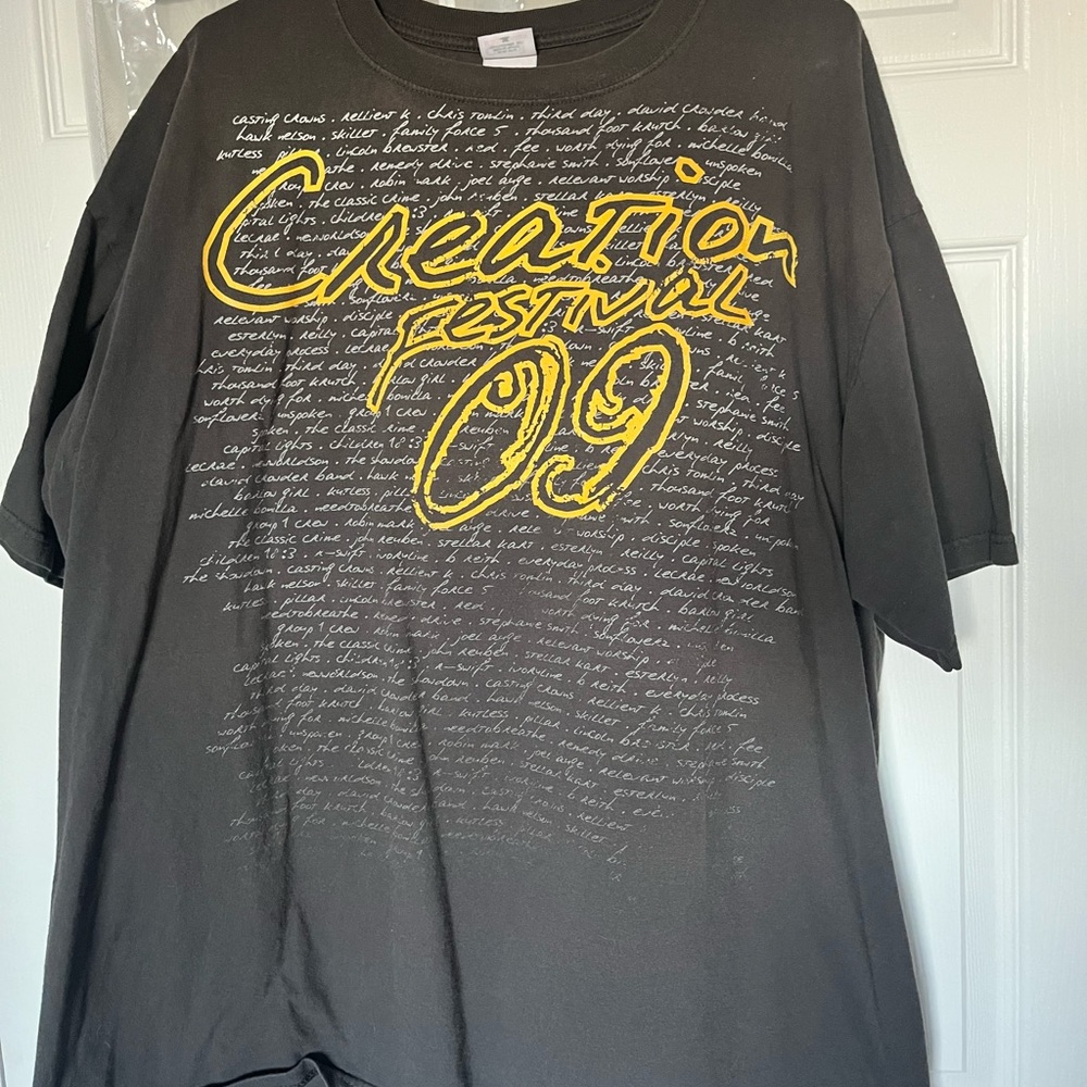 Graphic tee